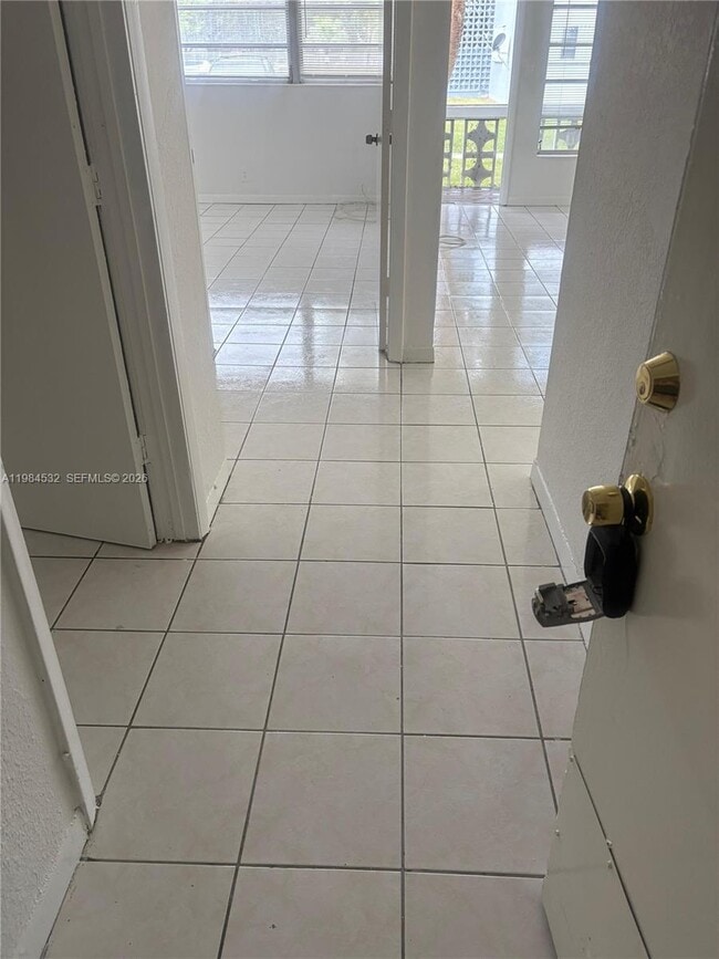 Foto del edificio - 16701 NE 14th Ave