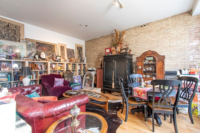 Foto del edificio - 537 Custer Ave