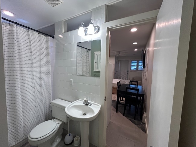 Photo - 137 W 600 N Apartment