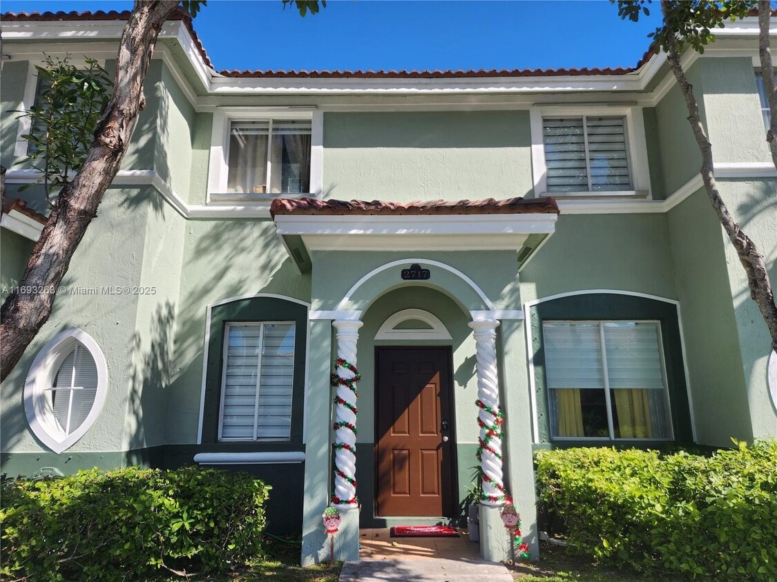 Primary Photo - 2717 SE 15th Pl