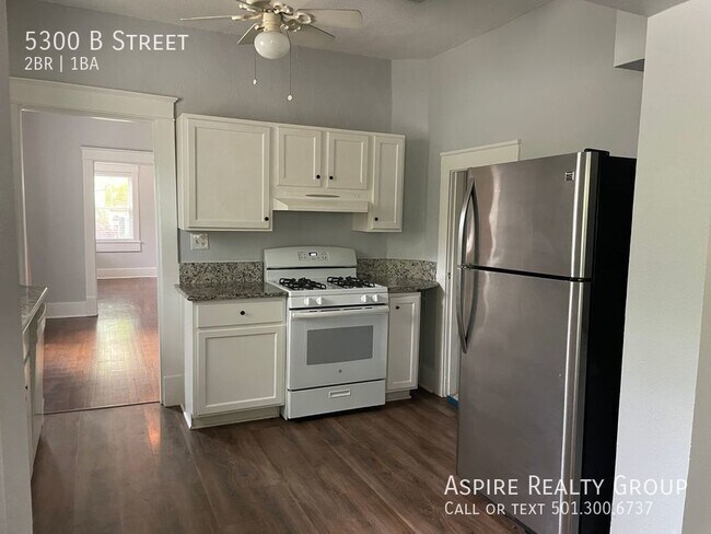 Building Photo - Cozy 2 Bedroom Cottage in Hillcrest, Littl...