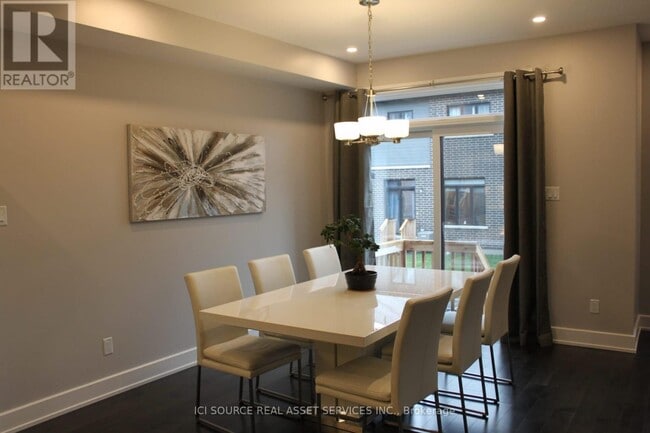 Building Photo - 333 Lysander Pl