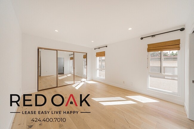 Building Photo - 1337 Centinela Ave