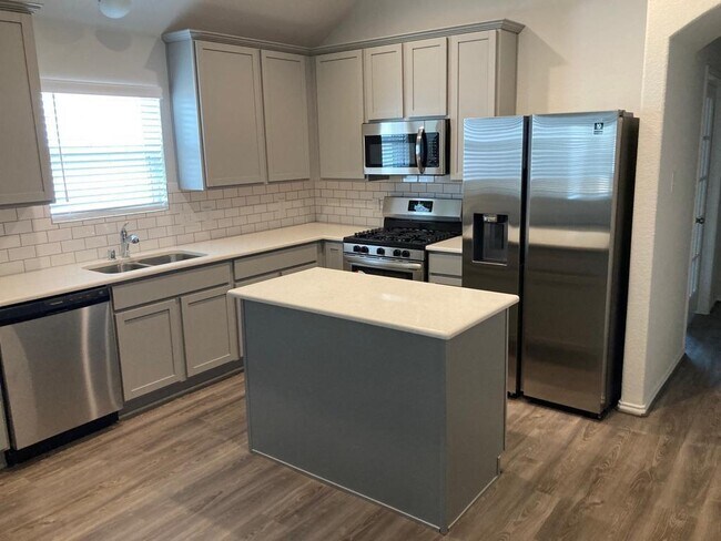 Foto del edificio - 3226 Driftwood Meadow Ln