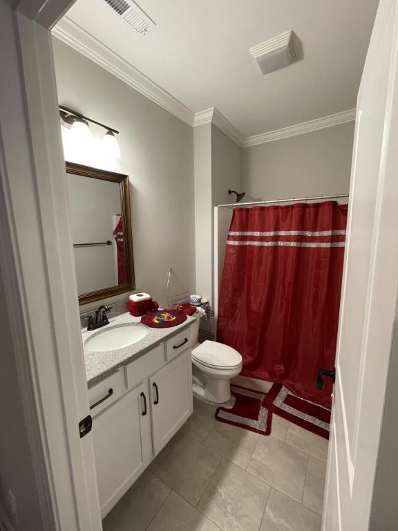 Building Photo - 5070 Shelterwood Dr NE #36