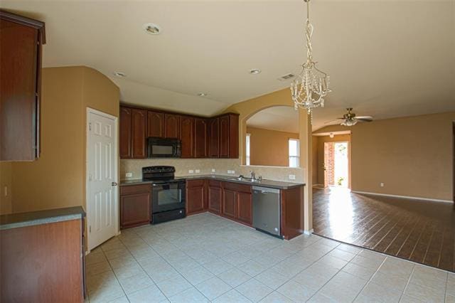 Foto del edificio - 590 Arthur Dr