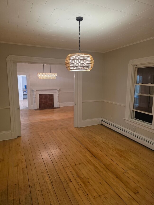 Building Photo - 533 Hanover St