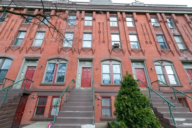 Building Photo - 726 Ocean Ave