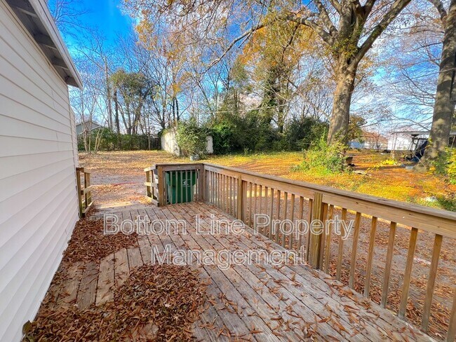 Foto del edificio - 218 Norwood Dr