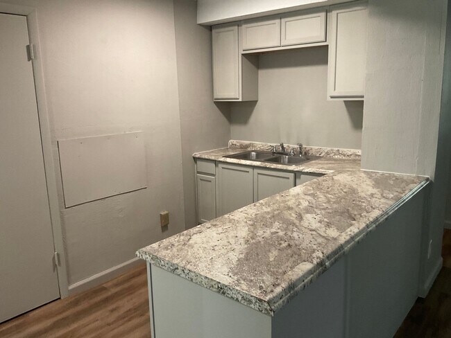 Foto del edificio - 304 E. Park