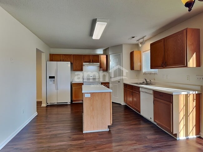 Building Photo - 1066 Bridgend Dr