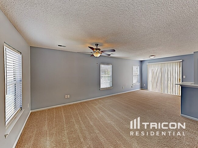 Building Photo - 156 Springway Dr