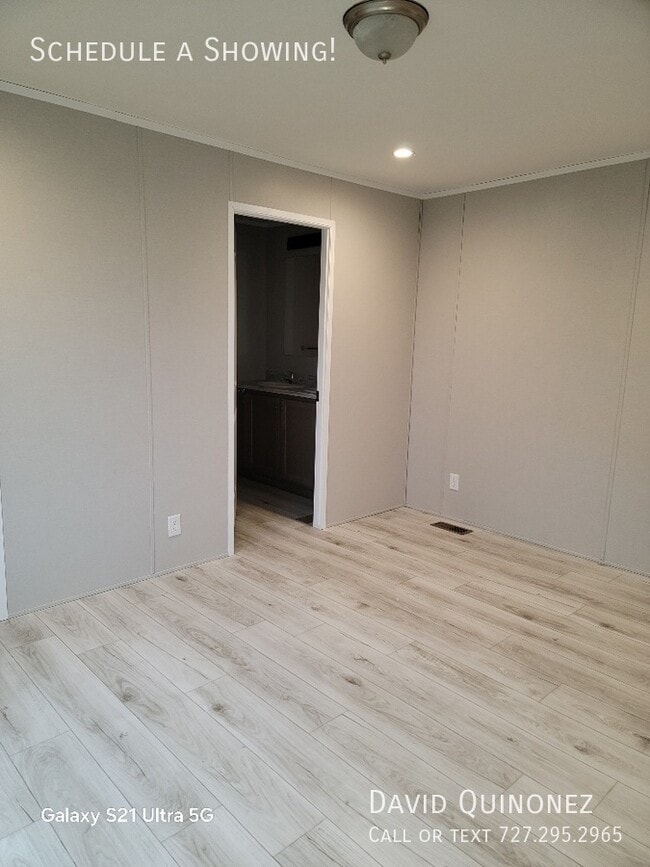 Building Photo - 518 Murray-