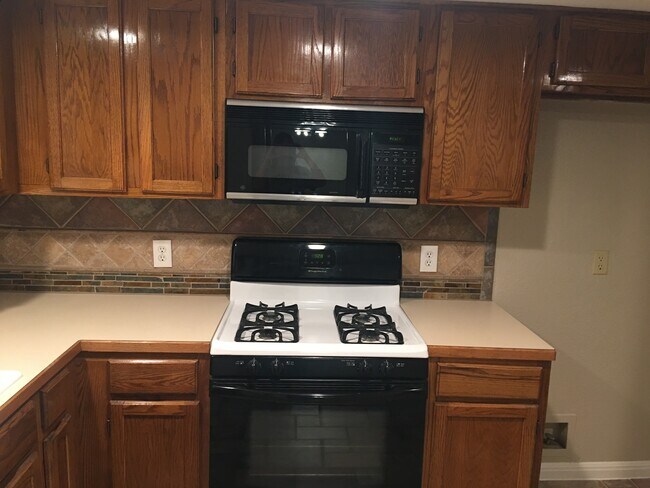 Kitchen - 13139 Mill Stone Dr