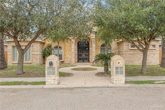 Building Photo - 3601 N Toledo St