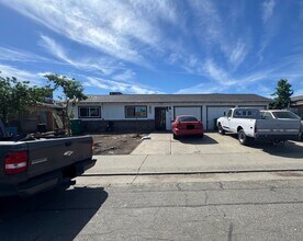 Building Photo - 718 Bedlow Dr