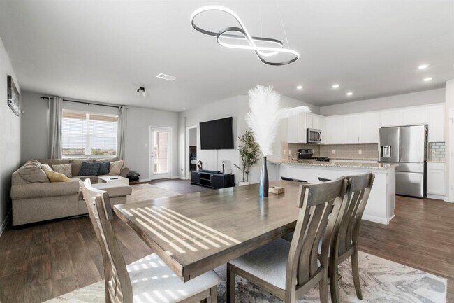 Foto del edificio - 212 Apache Plum Dr