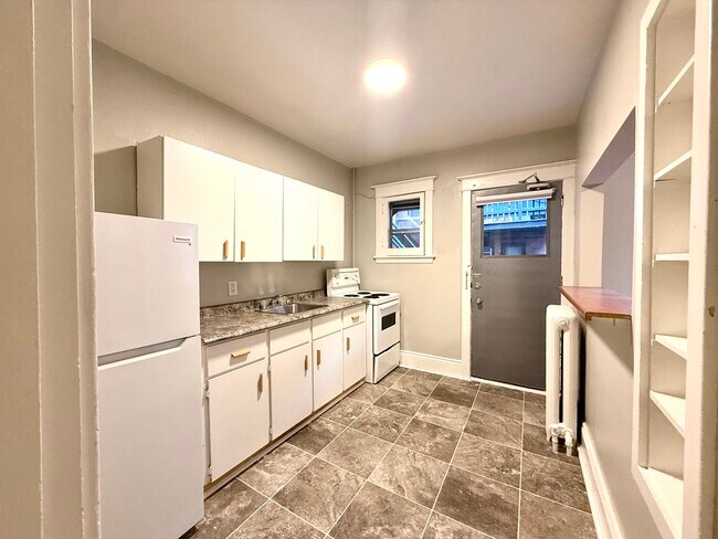 Photo du bâtiment - 94-96 East Ave South Unit 15 Hamilton Ontario L8N2T4