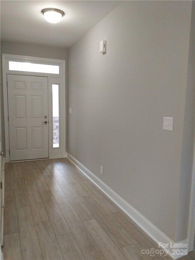 Foto del edificio - 835 Wisteria Wy