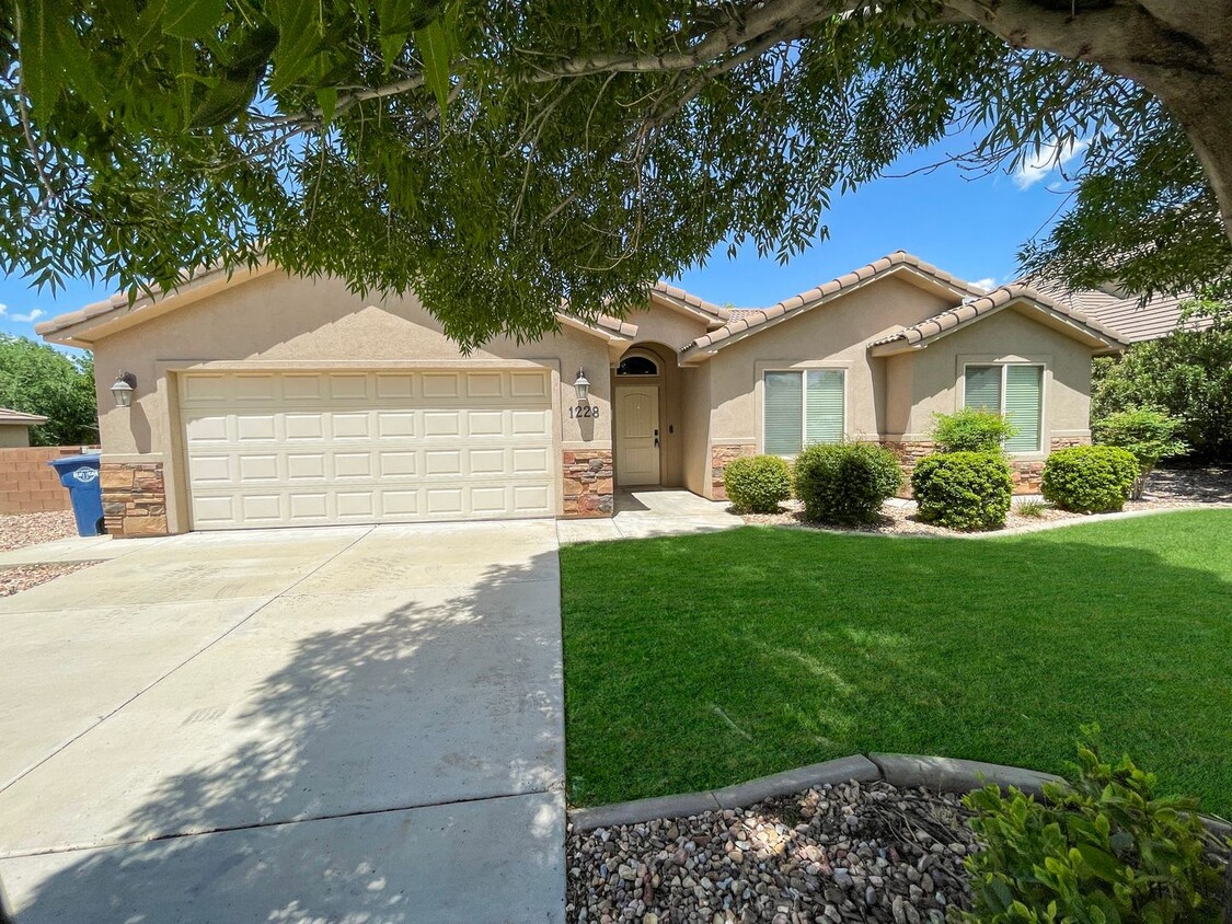 Primary Photo - Beautiful 3-bed 2-bath Rental Home in Hurr...