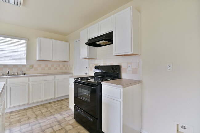 Photo - 5719 Clerkenwell Dr Apartment