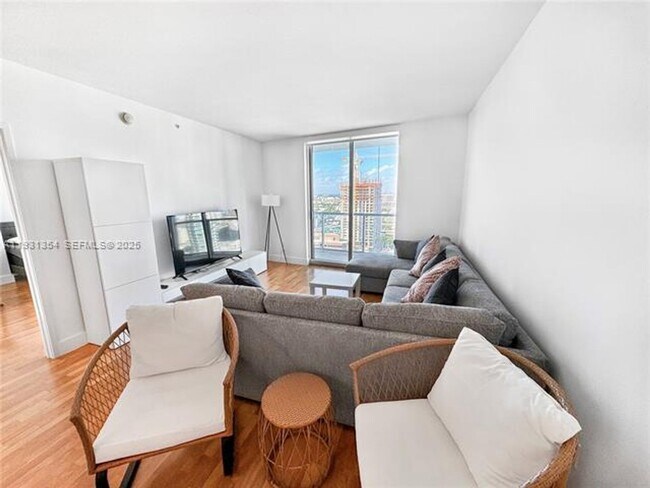 Foto del edificio - 185 SW 7th St