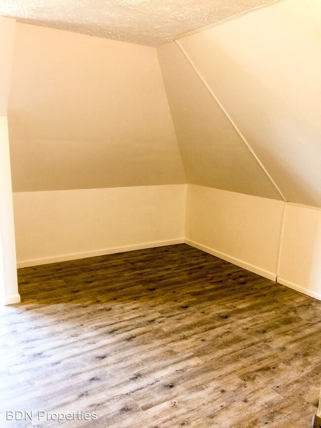 Foto del edificio - 3 br, 1 bath House - 714 Lagro Ave