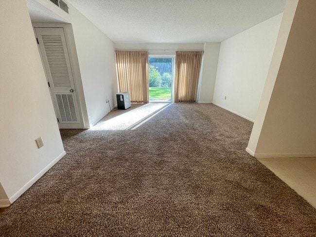 Attention Grad / Med Students! Perfectly l... - Attention Grad / Med Students! Perfectly l... Apartment