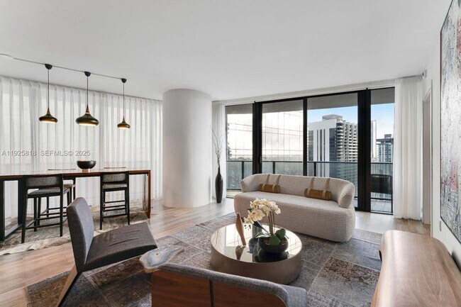 Building Photo - 801 S Miami Ave