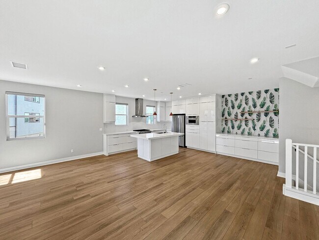 Foto del edificio - Stunning 3BD/2.5BA Townhouse in Mission Va...