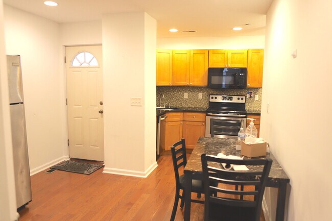 Foto del edificio - 1703 Page St