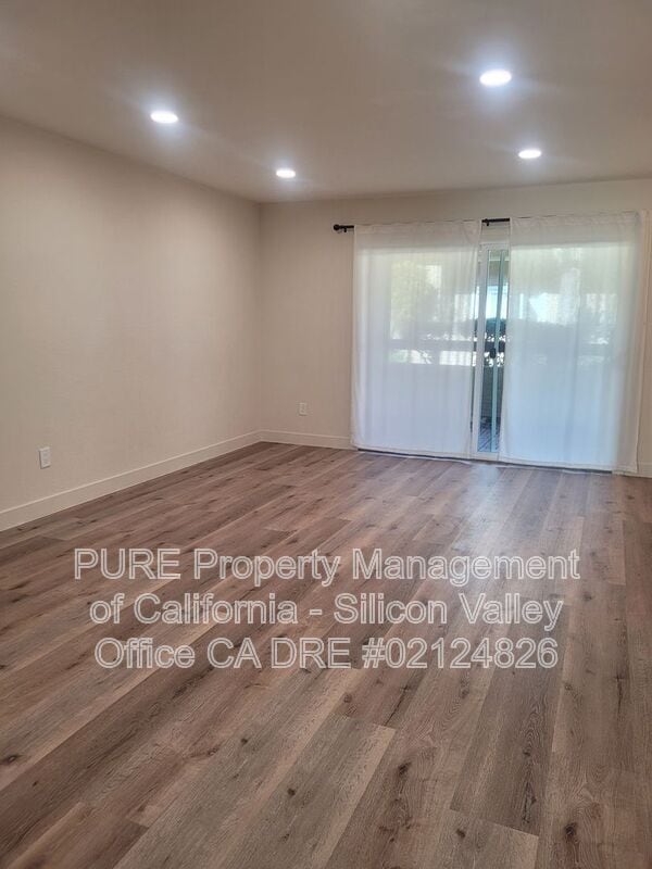 Foto del edificio - 291 Tradewinds Dr