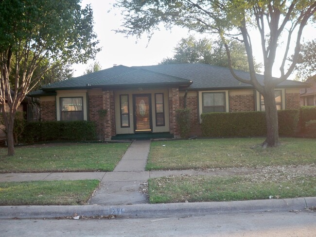 Building Photo - 306 E Apollo Rd