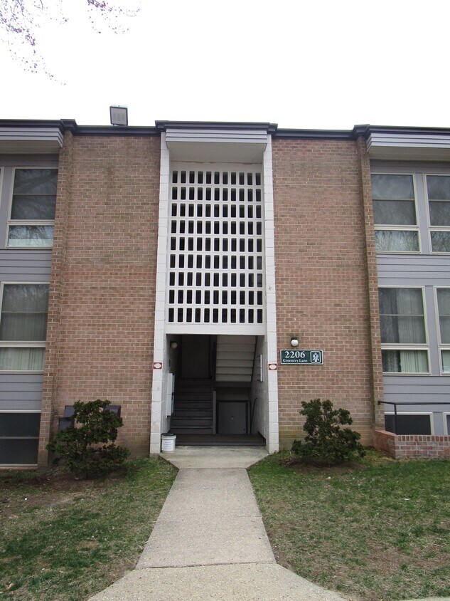 Primary Photo - 2206 Greenery Ln