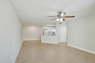 Building Photo - 12650 Vista Isles Dr