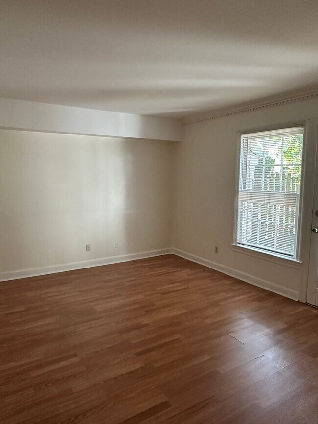 Building Photo - 2 Bedroom/ 2 bath Condo in Georgetown