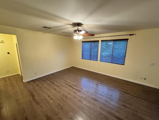 Foto del edificio - 3688 Pintail Dr