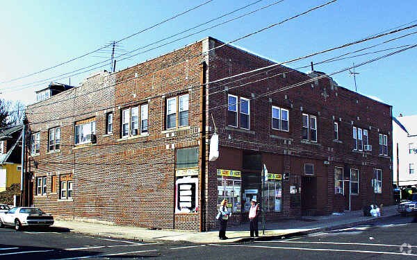 Building Photo - 125 6th Ave