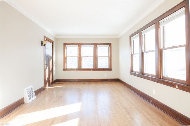 Foto del edificio - 2 br, 1 bath House - 3339 Thomas Avenue N