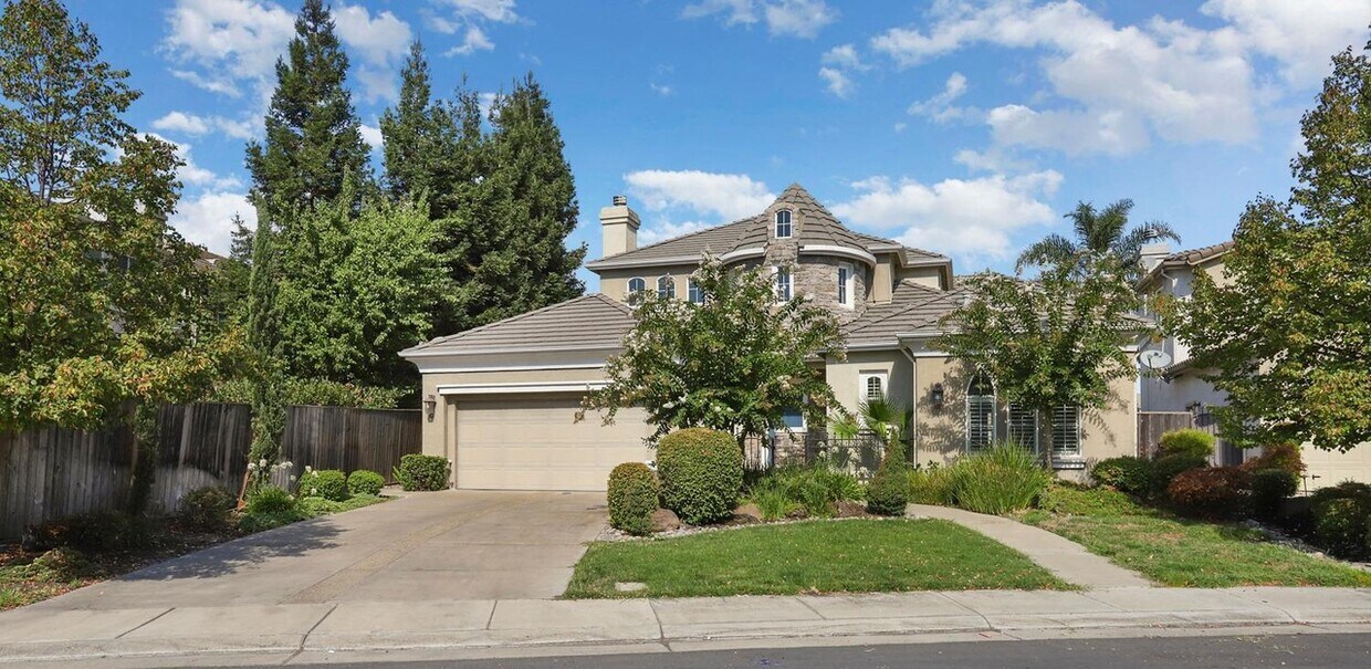 Foto principal - 4107 Spyglass Dr