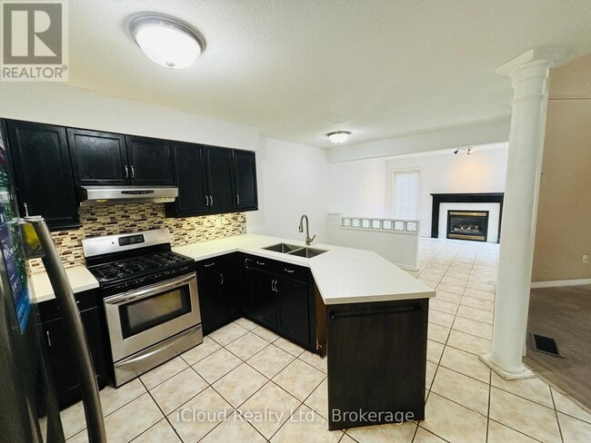 Building Photo - 65 Periwinkle Way