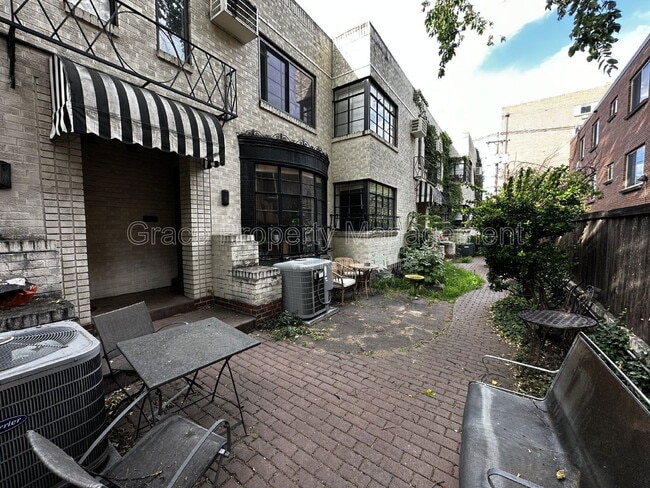 Foto del edificio - 1050 Logan St