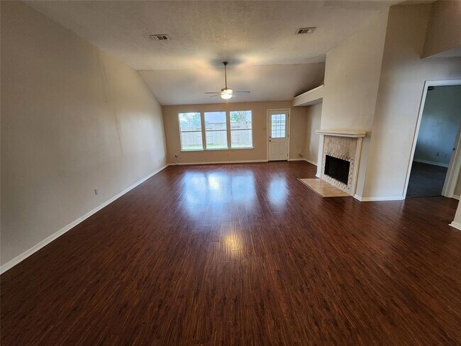 Building Photo - 4823 Pleasant Plains Dr