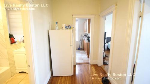 Primary Photo - 142 Warren St