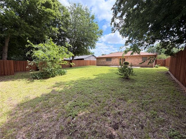Building Photo - 1409 Rosewood Ln