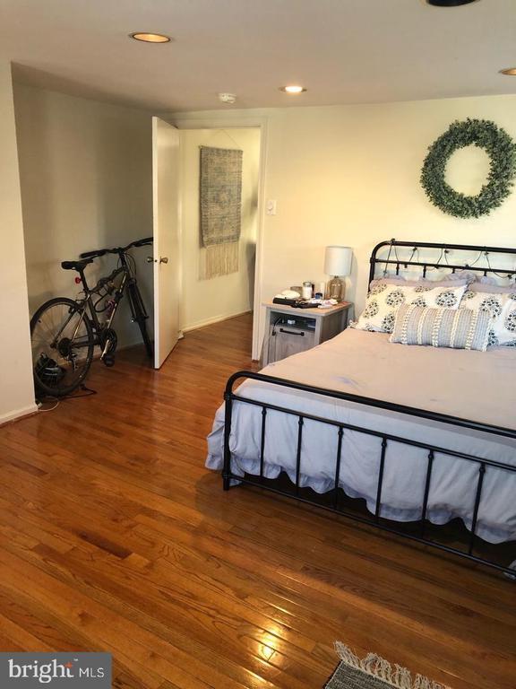 Building Photo - 506 S 20th St