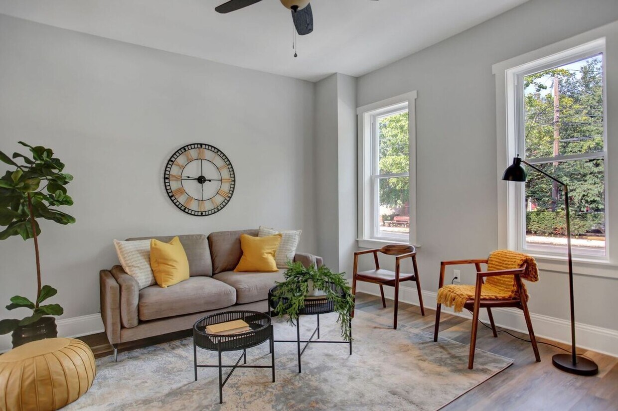 Foto principal - 3 Bedroom, 2.5 Bath Home in Lancaster
