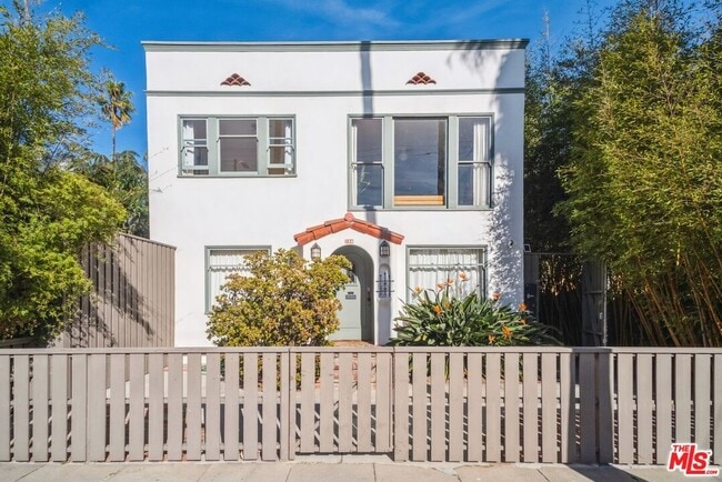 Building Photo - 710 6th Ave