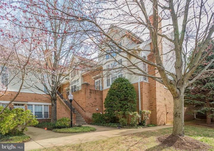 Foto principal - 7027 Haycock Rd