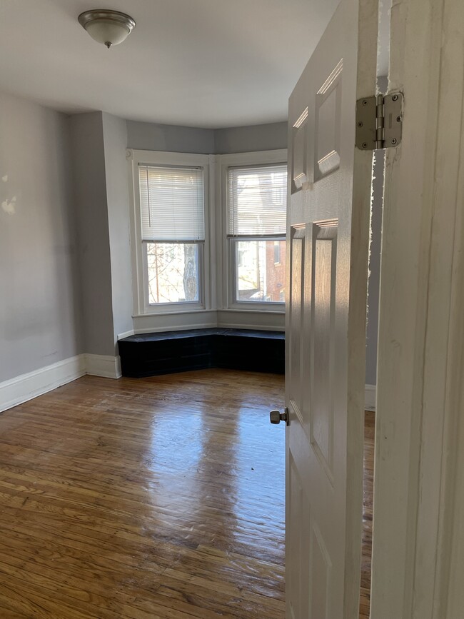 Bedroom - 4815 Walton Ave